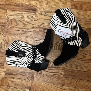 super cute star studded cowboy boots!